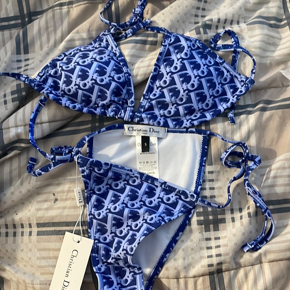2 piece bathing suit size S